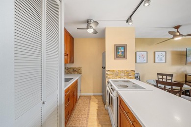 Bright & beautifully remodeled Maui Vista condo offers you - photo 11