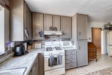 WELCOME TO THIS CHARMING ONE-STORY HOME WITH 2 CAR GARAGE*GREAT