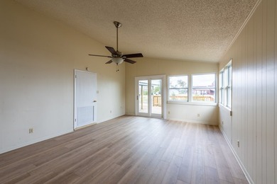 RENOVATED AND MOVE-IN READY WATERFRONT HOME AT LAKE CORPUS - photo 14