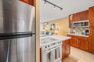 Bright & beautifully remodeled Maui Vista condo offers you - photo 14