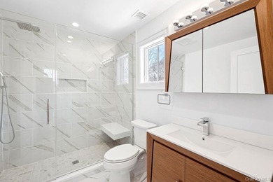 Modern Elegance in Sag Harbor Village Discover an exquisite - photo 15
