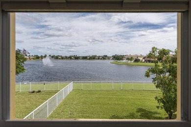Beautiful Home with lake views in front and back. 2 car garage - photo 15