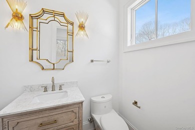 Modern Elegance in Sag Harbor Village Discover an exquisite - photo 19