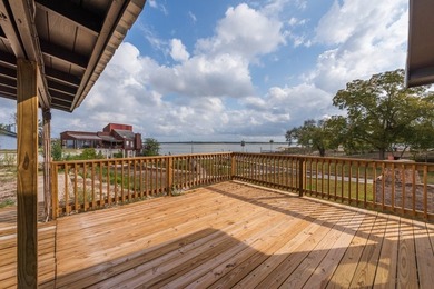 RENOVATED AND MOVE-IN READY WATERFRONT HOME AT LAKE CORPUS - photo 22