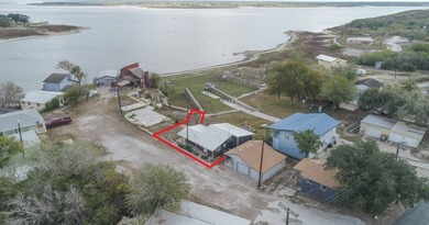 RENOVATED AND MOVE-IN READY WATERFRONT HOME AT LAKE CORPUS - photo 27