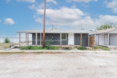 RENOVATED AND MOVE-IN READY WATERFRONT HOME AT LAKE CORPUS - photo 29