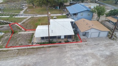 RENOVATED AND MOVE-IN READY WATERFRONT HOME AT LAKE CORPUS - photo 31