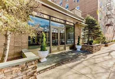 Luxury European renovated apartment- all redone inside from top