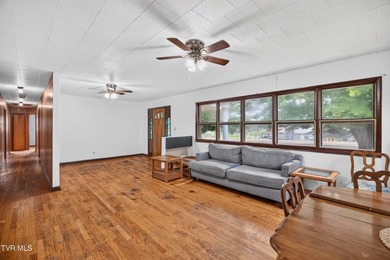 Charming 4-bedroom brick ranch with space, updates, and a prime - photo 6