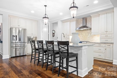 Just gorgeous - This immaculate, and move-in-ready home in the - photo 11