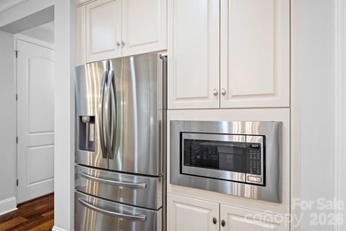 Just gorgeous - This immaculate, and move-in-ready home in the - photo 12