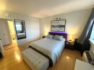 Absolutely Diamond Condition 1 Bedroom, 1 Bath Condo w/ Parking