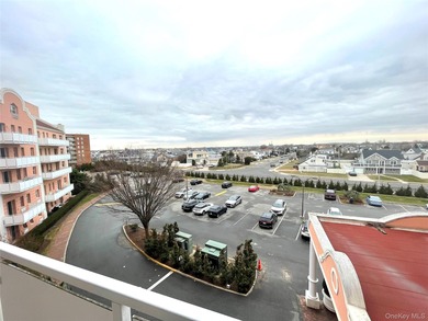 Absolutely Diamond Condition 1 Bedroom, 1 Bath Condo w/ Parking