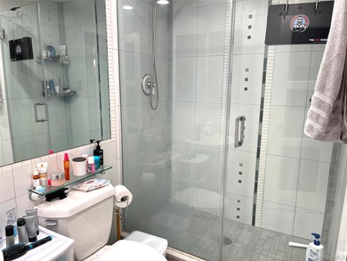 Absolutely Diamond Condition 1 Bedroom, 1 Bath Condo w/ Parking