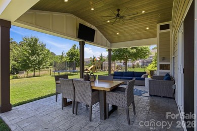 Welcome home to this beautifully upgraded 4-bedroom, 3-bathroom - photo 27