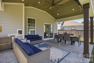 Welcome home to this beautifully upgraded 4-bedroom, 3-bathroom - photo 28