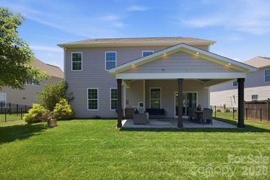 Welcome home to this beautifully upgraded 4-bedroom, 3-bathroom - photo 29