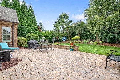 Just gorgeous - This immaculate, and move-in-ready home in the - photo 34