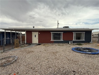 Classic home in the Heart of Henderson in close proximity to