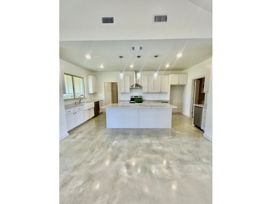 Beautiful new 3/2 custom all Electric home by Clay Lane Homes on - photo 4
