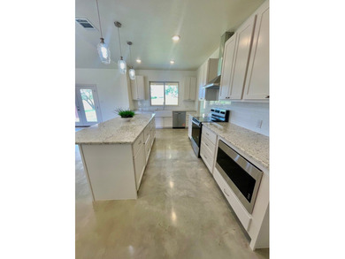 Beautiful new 3/2 custom all Electric home by Clay Lane Homes on - photo 5
