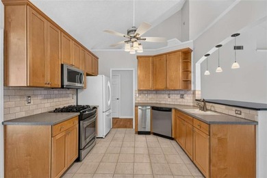 Move-In Ready Ranch in an Unbeatable Location! Welcome to this - photo 5