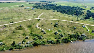 This is a gorgeous 1.33 acre lot on Big Stone Lake. Secluded - photo 5