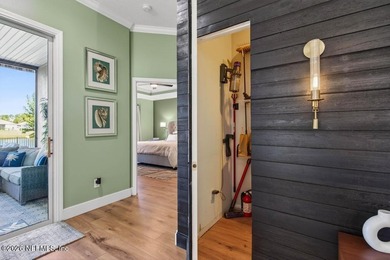 Centrally locatedpletely renovated. Built for the life you - photo 12