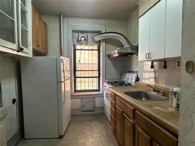 Welcome to the heart of Sunset Park! Nestled between bustling - photo 4