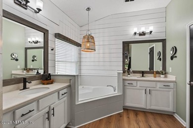 Centrally locatedpletely renovated. Built for the life you - photo 15