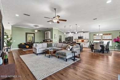 Centrally locatedpletely renovated. Built for the life you - photo 16