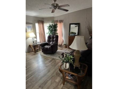 Welcome to this well kept 2 bedroom, 2 bathroom manufactured - photo 21