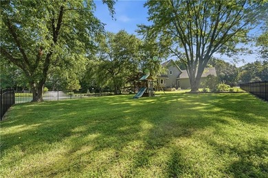 Tucked away on 2.36 acres and backing directly to the 3,000+ - photo 31