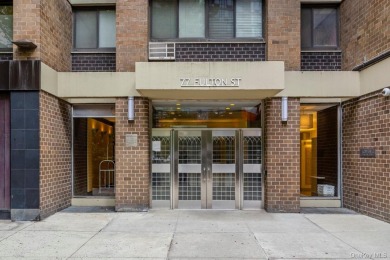 Lake Home For Sale in New York (Manhattan), New York