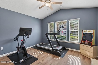 Centrally locatedpletely renovated. Built for the life you - photo 33