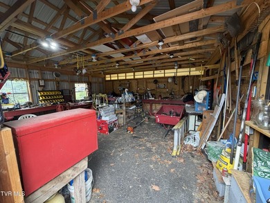 Discover this spacious 3-level home featuring 3 bedrooms, 2.5 - photo 4