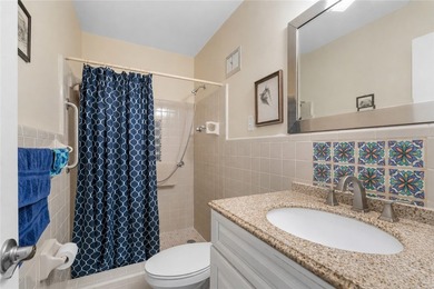 Discover the perfect blend of space and serenity in this - photo 9