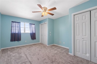 Discover the perfect blend of space and serenity in this - photo 10