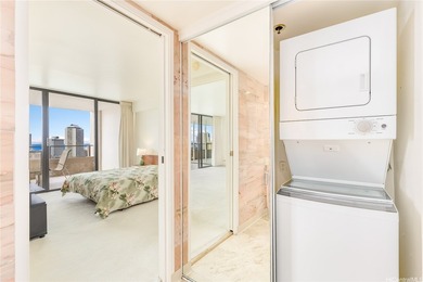 Royal Iolani is ideally situated right next to the prestigious - photo 15