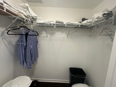 INVESTMENT OPPORTUNITY! APARTMENT RENTED TO AN EXCELLENT TENANT