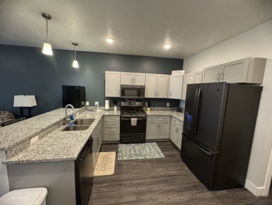 Condo with Lake Views - photo 4