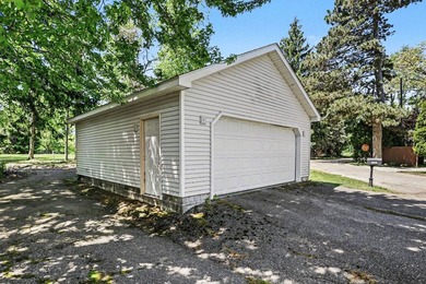 All-year cottage ideal for a remodel project or start with new - photo 6