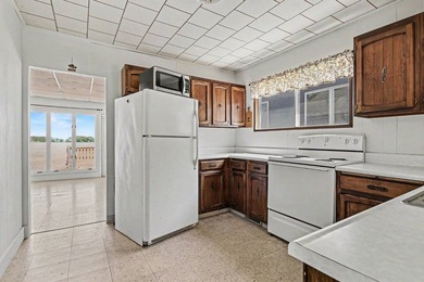 All-year cottage ideal for a remodel project or start with new - photo 9