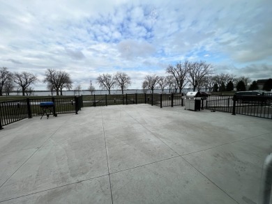 Condo with Lake Views - photo 14