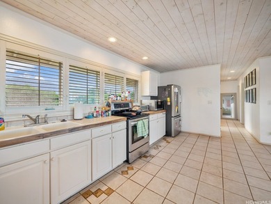 Experience the best of North Shore living in this charming 2 - photo 12
