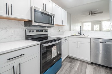 Top floor, corner unit with great water views and sunsets - photo 3