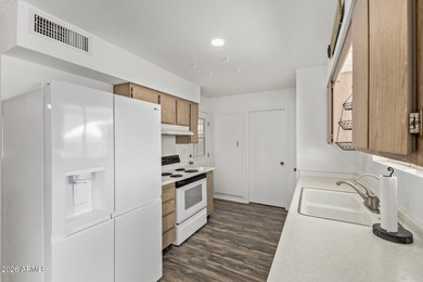 Welcome to this adorable 2-bedroom home in the popular Sun City! - photo 15