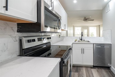 Top floor, corner unit with great water views and sunsets - photo 6