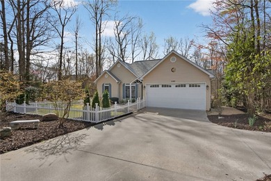 Lake Hartwell Home For Sale in Lavonia Georgia