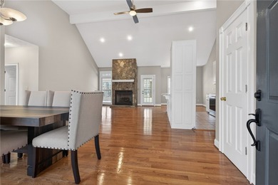 WELCOME to your new LAKE HARTWELL home! This beautiful home has - photo 3